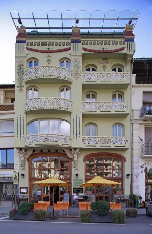 Apartamentos Pessets Adelaida