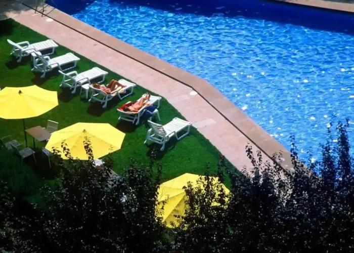 Apartamentos Pessets Adelaida