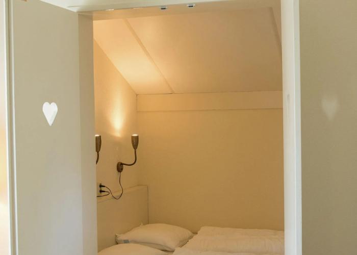 Comfortable Bungalow With Dishwasher Near the Beach