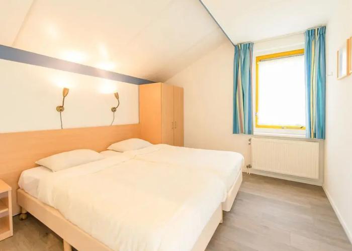 Comfortable Bungalow With Dishwasher Near the Beach