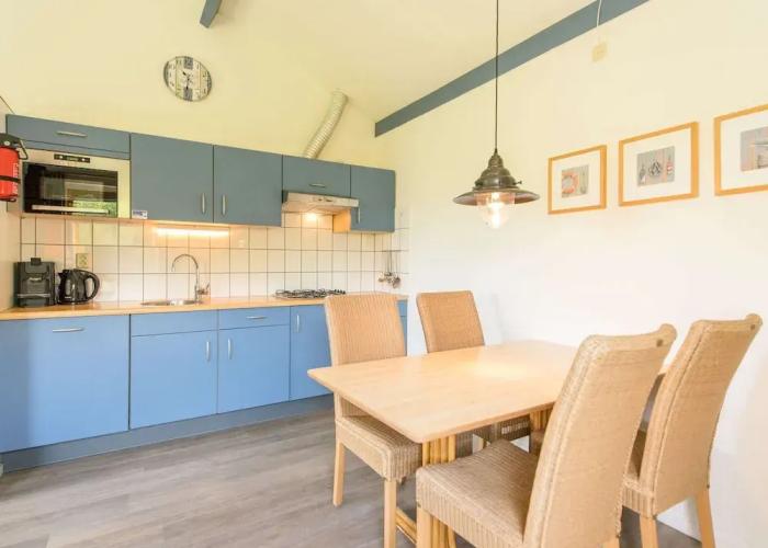 Comfortable Bungalow With Dishwasher Near the Beach