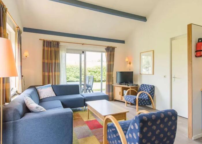 Comfortable Bungalow With Dishwasher Near the Beach