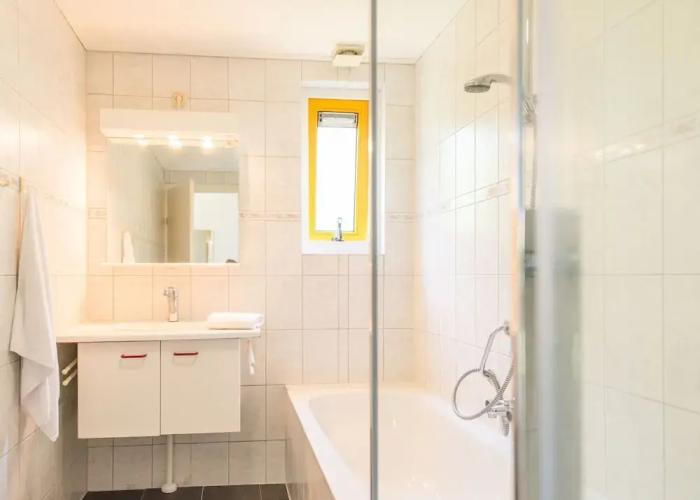 Comfortable Bungalow With Dishwasher Near the Beach