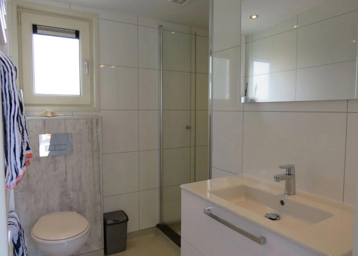 Modern Chalet With Dishwasher, Near the Beach