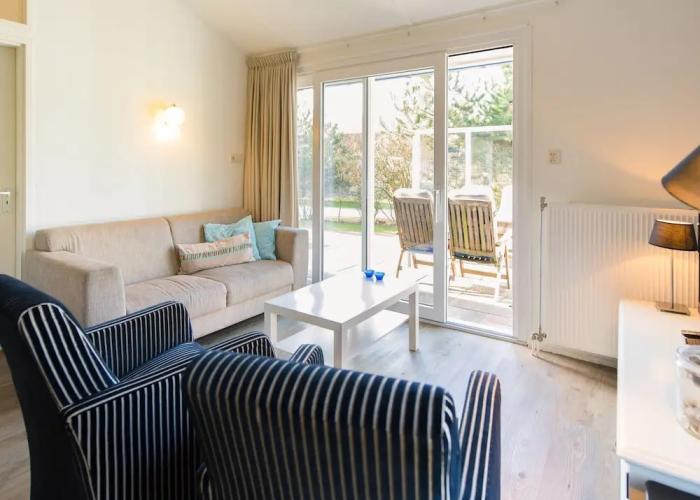 Comfortable Bungalow With Dishwasher, Near the Beach