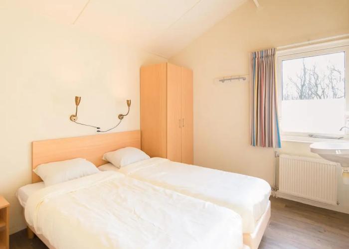 Comfortable Bungalow With Dishwasher, Near the Beach