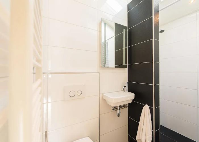 Comfortable Bungalow With Dishwasher, Near the Beach