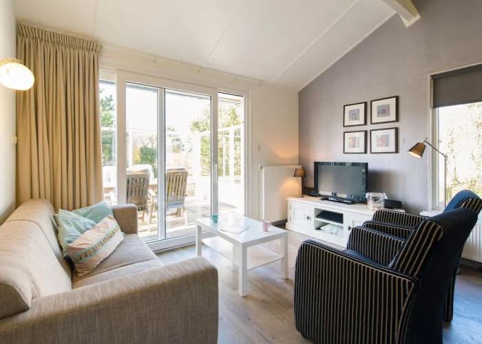 Comfortable Bungalow With Dishwasher, Near the Beach