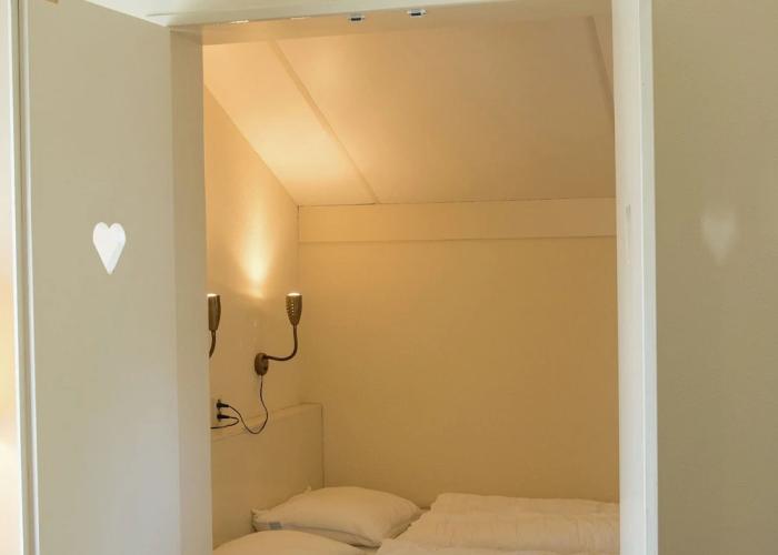 Comfortable Bungalow With Dishwasher, Near the Beach