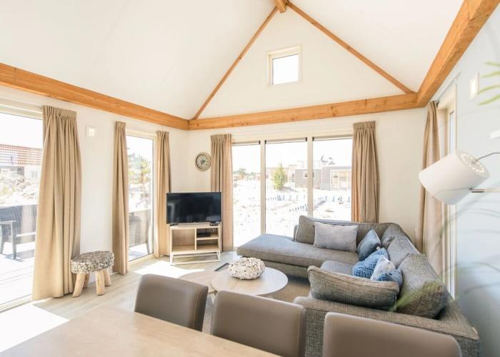 Modern Lodge With two Bath Rooms, Near the Beach
