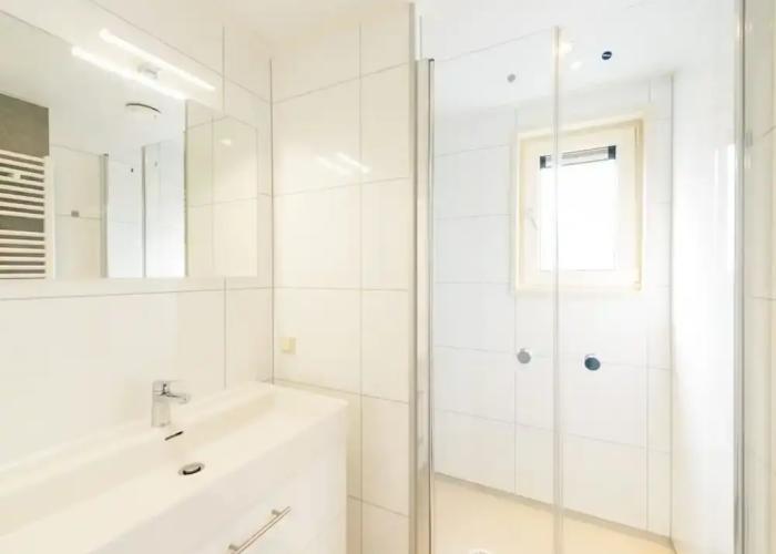 Modern Lodge With two Bath Rooms, Near the Beach
