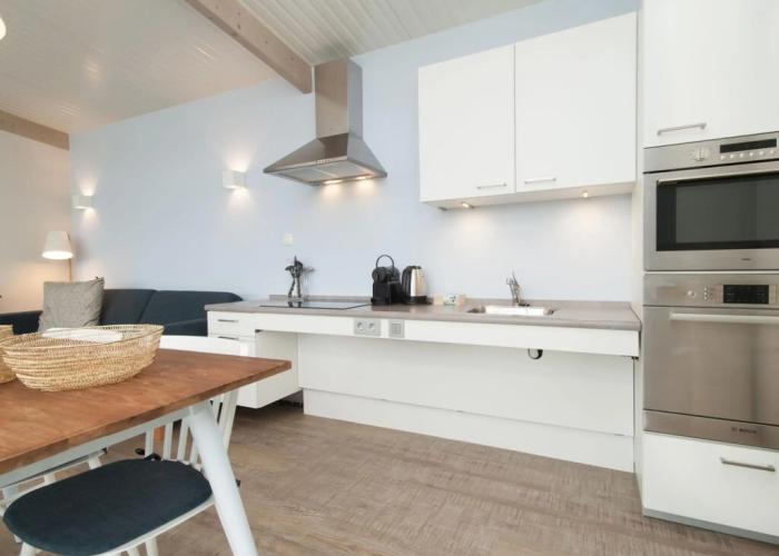 Comfortable Lodge With Dishwasher, Near the Beach