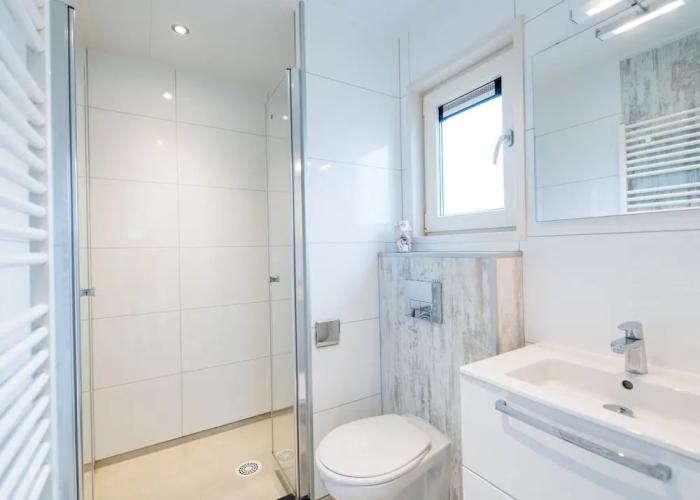 Modern Chalet With Dishwasher, Near the Beach