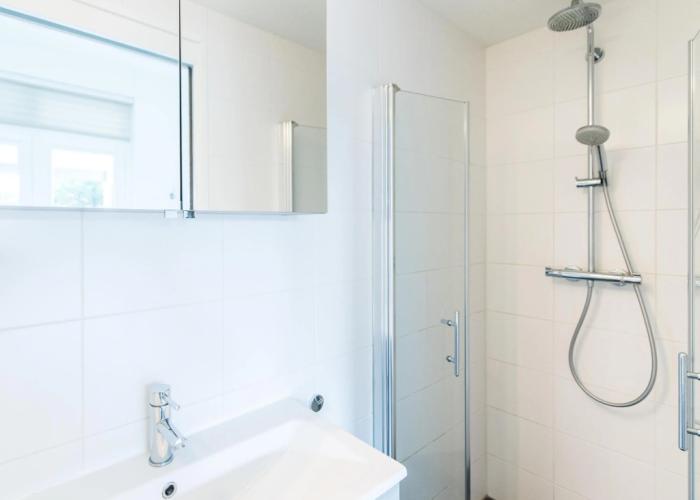 Nice, 2 Bathroom Lodge With Dishwasher, Near the Sea