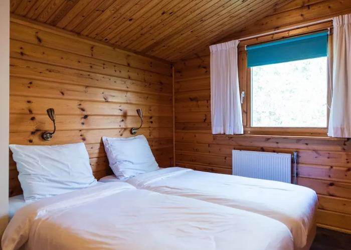 Wooden Bungalow With Dishwasher Near the Beach