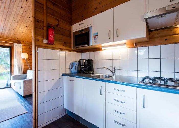 Wooden Bungalow With Dishwasher Near the Beach