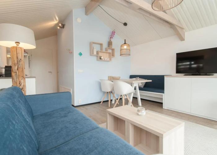 Comfortable Lodge With Hammock, Near the Beach