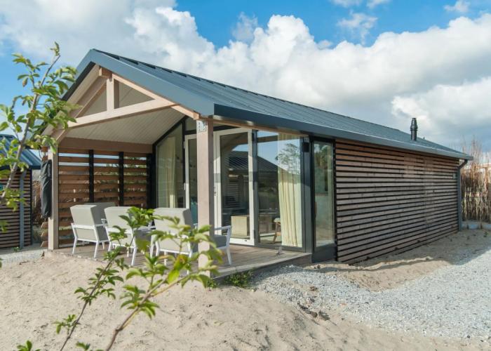 Comfortable Lodge With Hammock, Near the Beach
