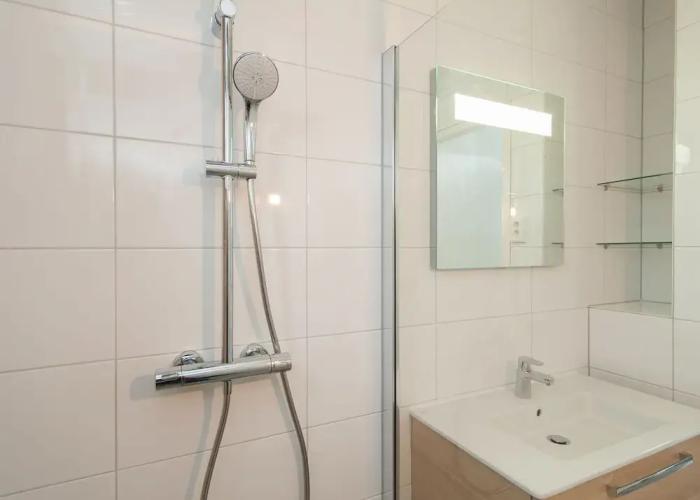 Comfy Lodge with Microwave Oven near Beach