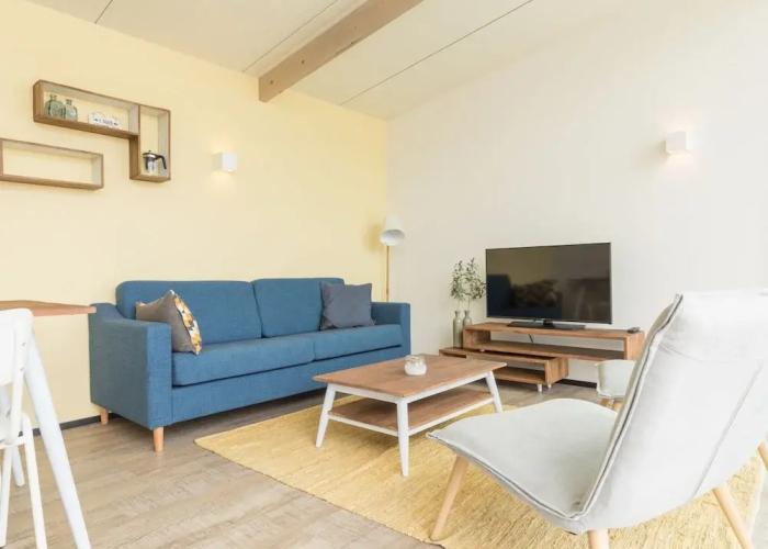 Comfy Lodge with Microwave Oven near Beach