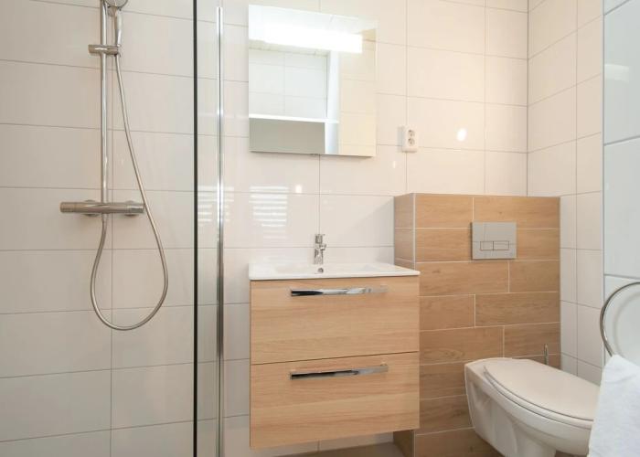 Comfy Lodge with 2 Bathrooms near Beach