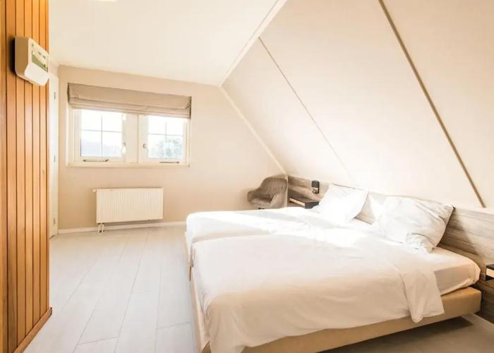 Thatched Villa With Dishwasher, on a Holiday Park, 1.5 km. From the Beach