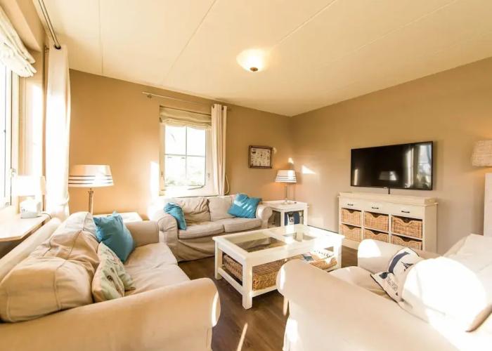 Thatched Villa With Dishwasher, on a Holiday Park, 1.5 km. From the Beach