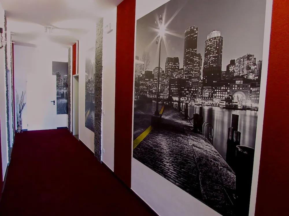 фото Hotel 108