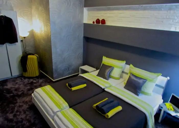Hotel 108