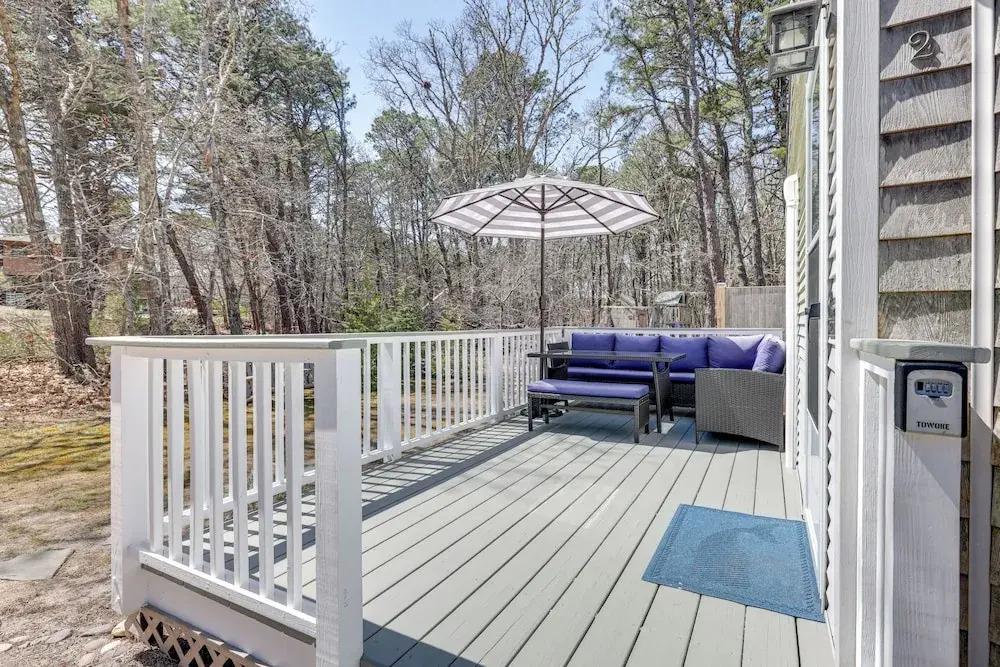 2 Mi to Coastline: Wellfleet Gem w/ Deck & Grill