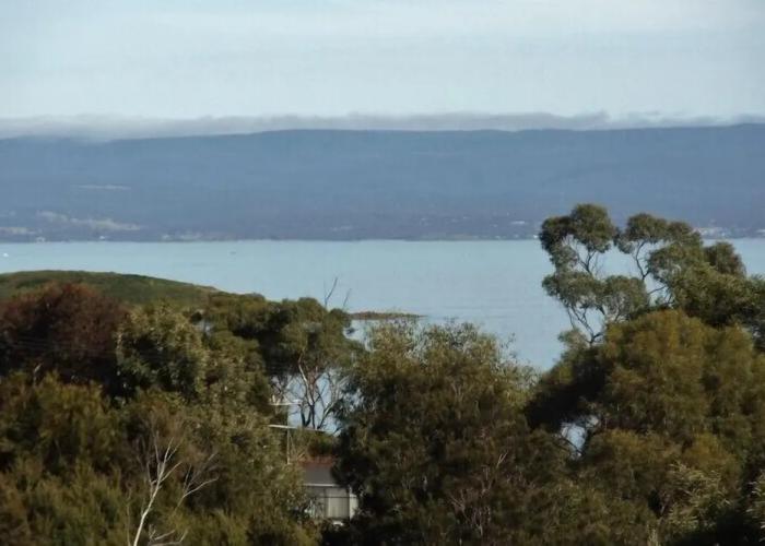 Coles Bay House