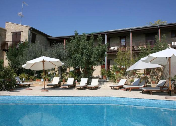 Eveleos Country House