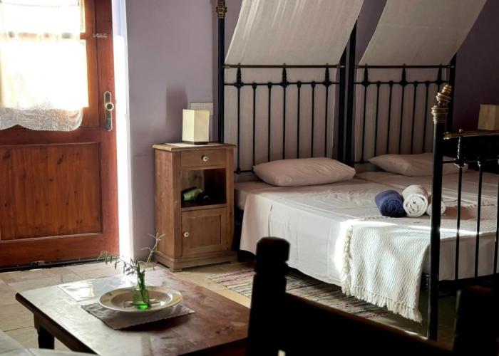 Eveleos Country House