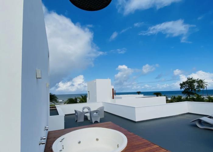 B Blue Beachouses