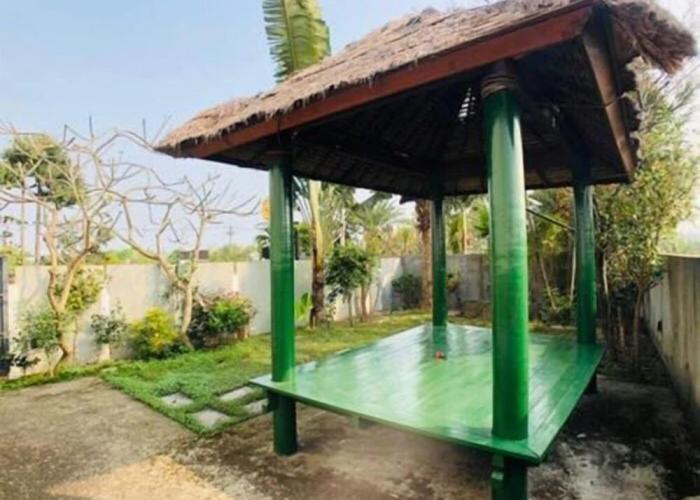 Palm Island Hostel