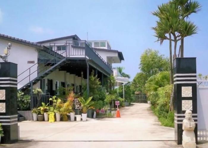 Palm Island Hostel