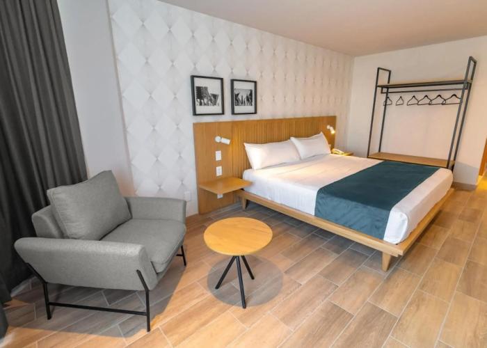 Oliva Plaza Hotel