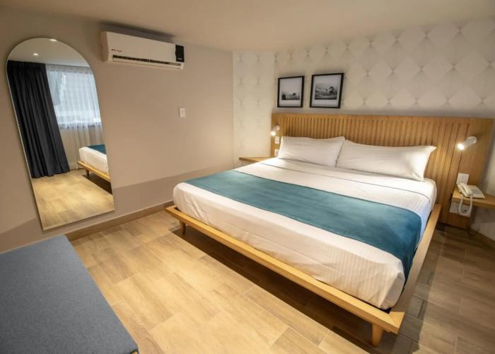 Oliva Plaza Hotel