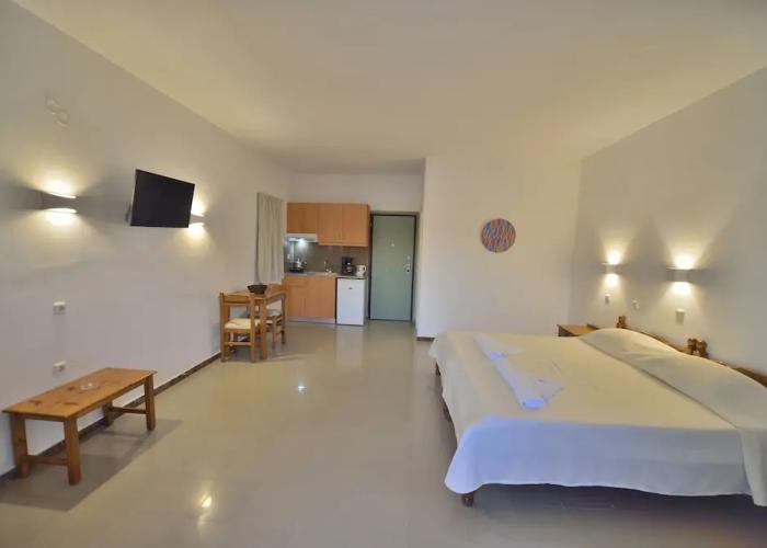 Reina Apartments