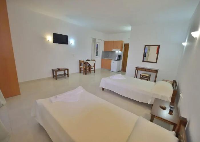 Reina Apartments