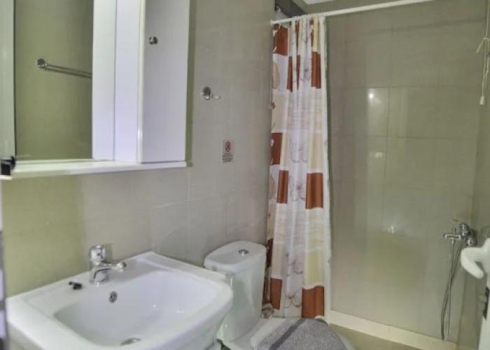 Reina Apartments
