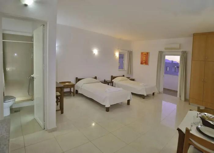 Reina Apartments