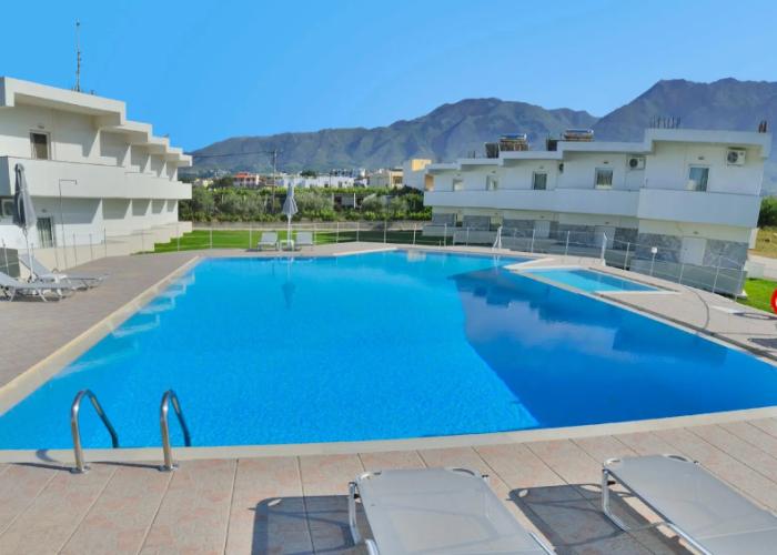 Reina Apartments