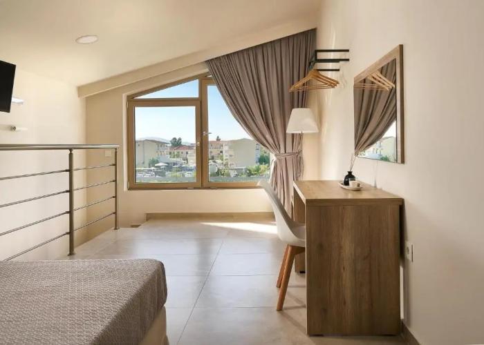 Grapevines Hotel