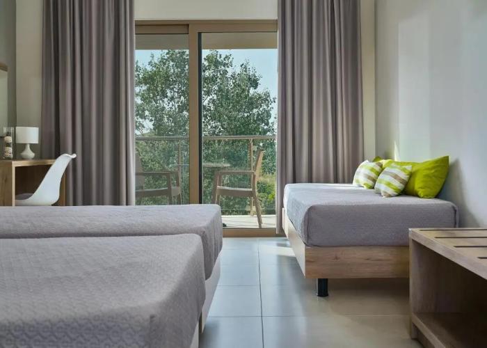 Grapevines Hotel