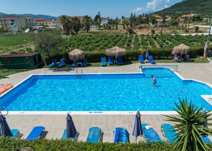 Grapevines Hotel