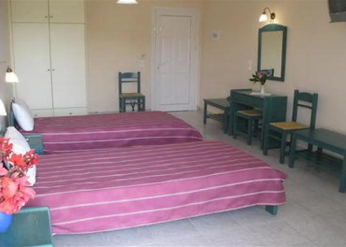 Grapevines Hotel