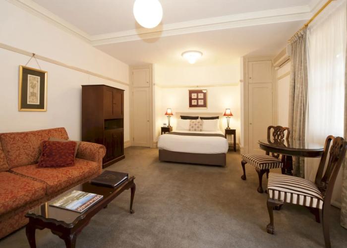 Cobb & Co Court Boutique Hotel