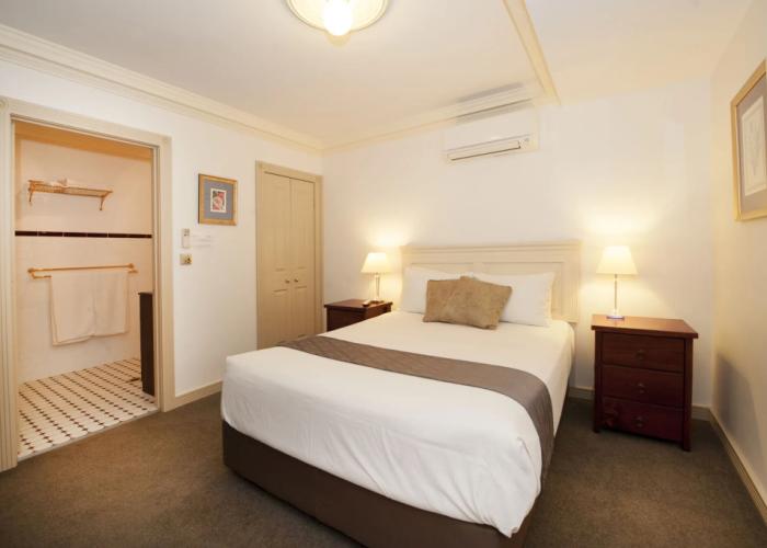 Cobb & Co Court Boutique Hotel