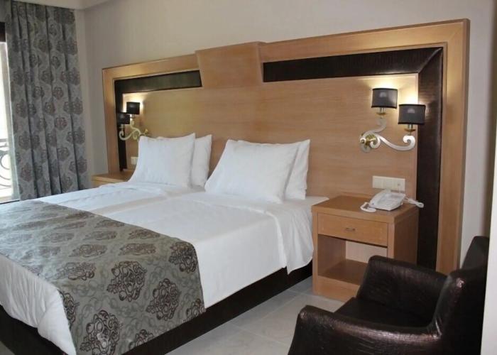 Grand Meteora Hotel